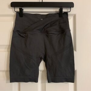 ECHT Crossover Waist Compression Shorts